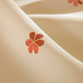 Wewoch lace-edge detail adds delicate vintage charm to the table.