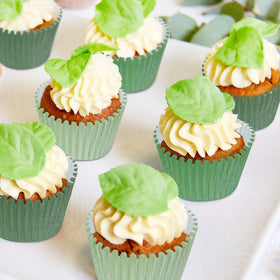 Whaline durable paper baking cups offer safe, reliable use.