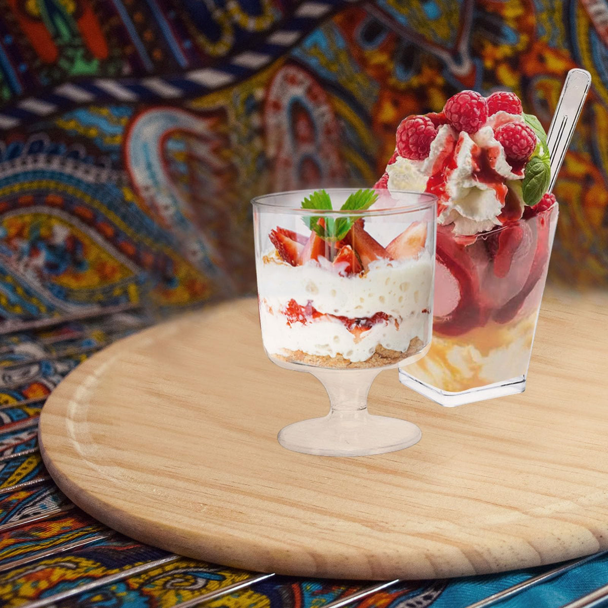 Whaline wedding party dessert cups in clear design