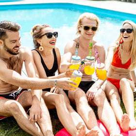 WHYMEO durable food-grade straw supports hot and cold beverages.