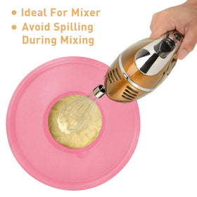 Wildone bowls have engraved measurement marks for precise prep.