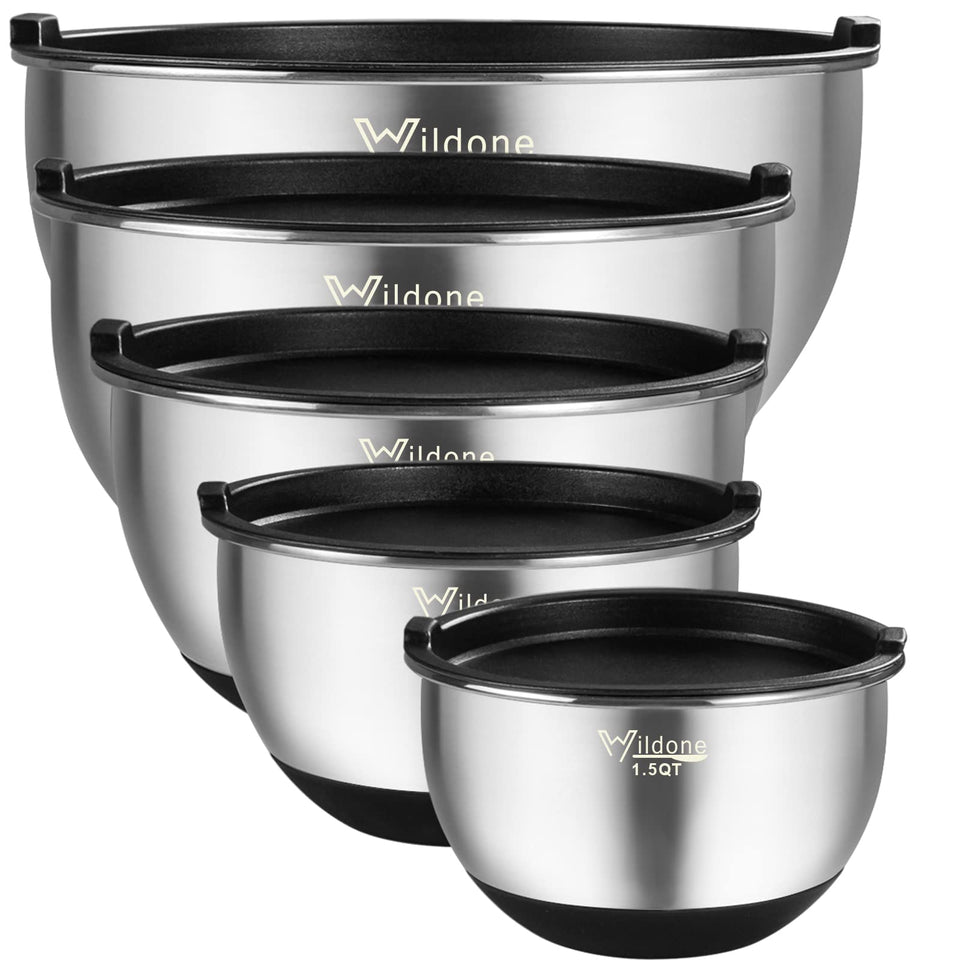 Wildone 8qt mixing bowl with airtight lid keeps ingredients fresh during prep.