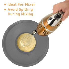 Wildone bowls have non-slip bottoms for stable mixing on counters.