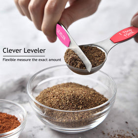 Wildone spoons with a narrow end designed for spices to reduce waste.