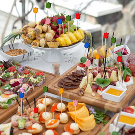 WILLBOND wedding and celebration uses add elegant accents to platters