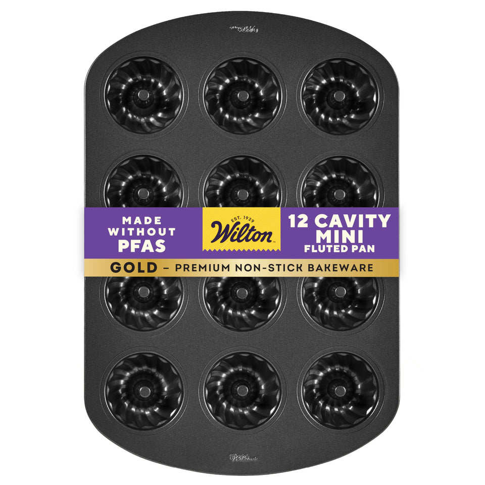 Wilton Gold mini tube pan, 12 cavities, front view for even minis