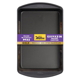 Wilton Gold Non-Stick 13x9 pan top view for even baking and easy release