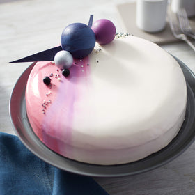 Hand-spun aluminum Wilton pan for even heat and a light golden crust.