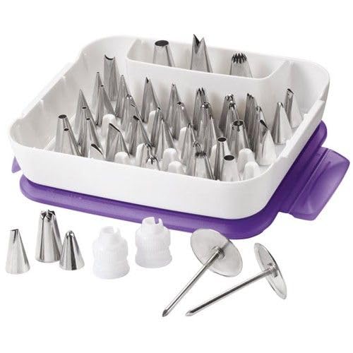 Wilton Master two couplers demonstrate versatile tip changes during decorating.