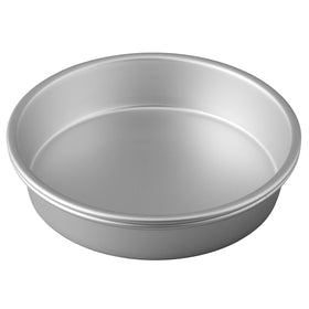 Wilton round cake pan with nonstick release and parchment-ready base