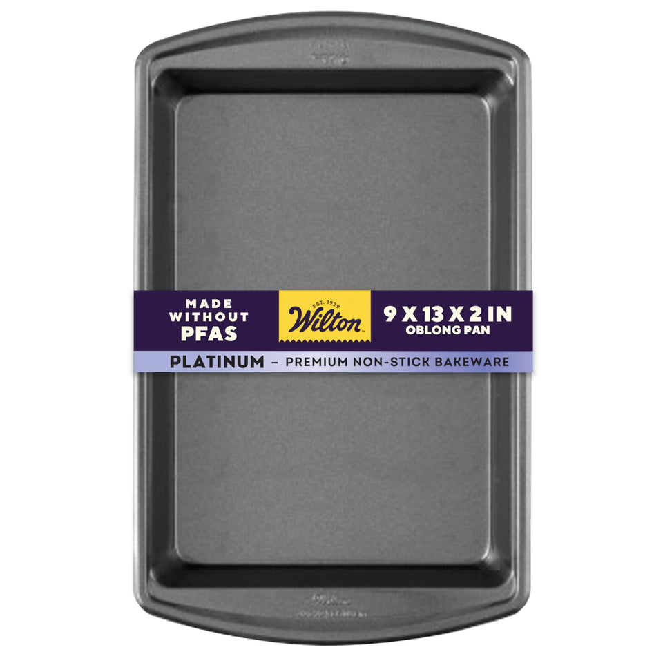 Wilton Platinum Non-Stick Oblong Pan front view for easy release and baking