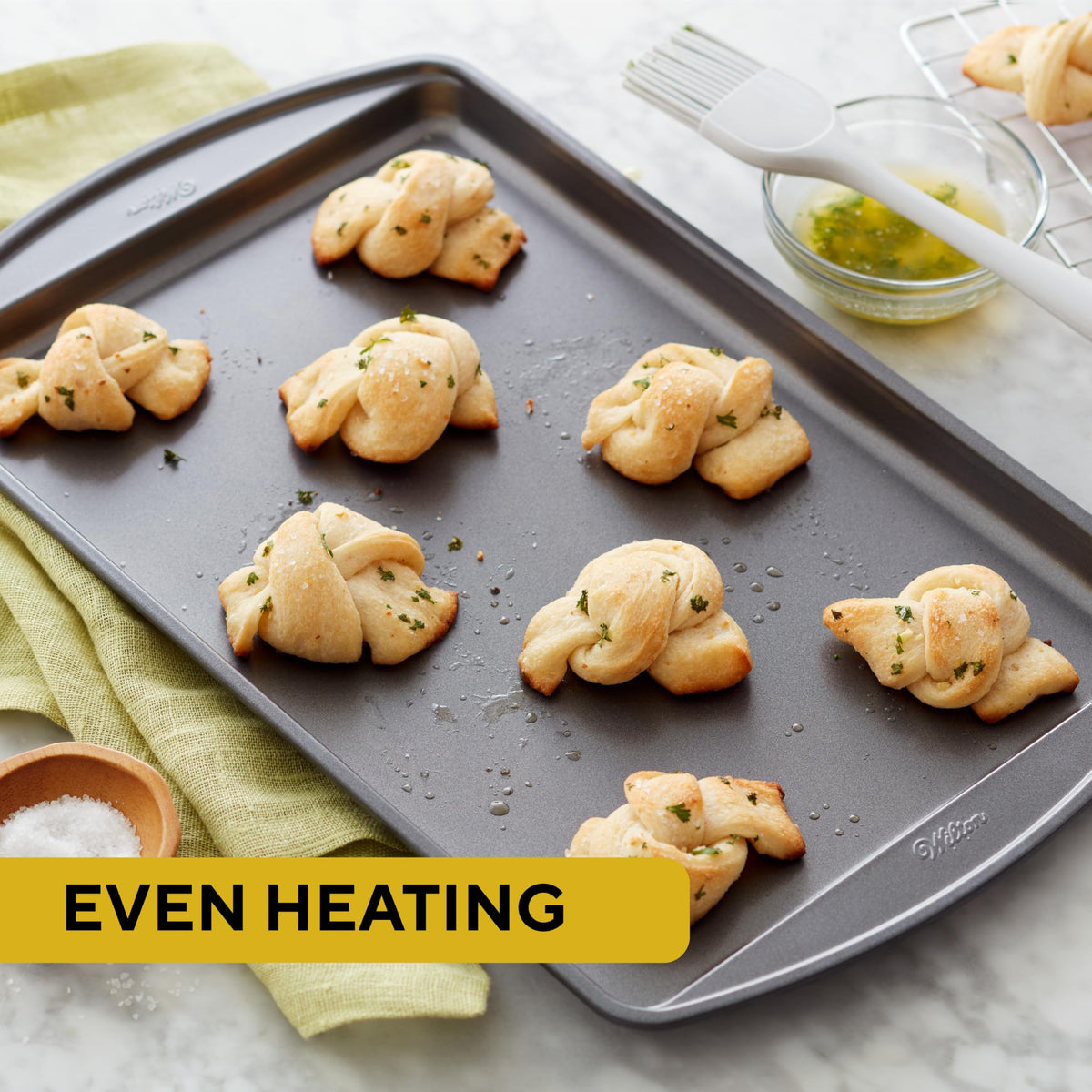 Wilton scratch-resistant nonstick coating enables quick food release and easy cleanup.