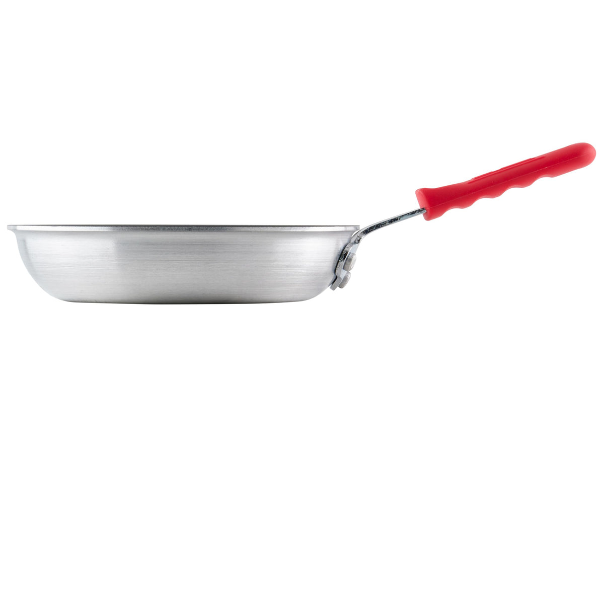 On-stove use demonstrates responsive 8-inch pan for sautéing