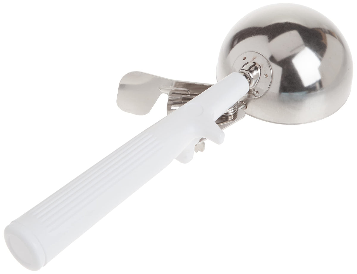 One-piece handle reinforced for durability during frequent scooping.