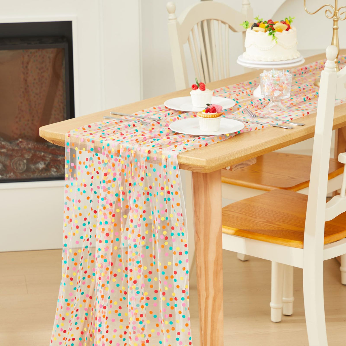 Windkream polka dot dining overlay brings playful atmosphere to everyday meals