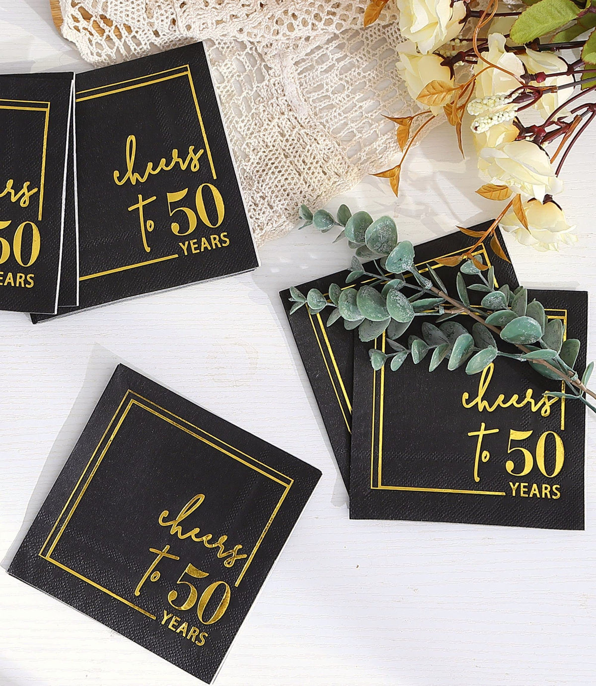 Winoo Design Cheers to Years napkins add gold foil table decor