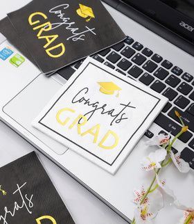 Winoo Design chic graduation designs elevate party decor.