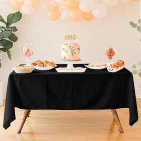 Hemmed edge and seamless drop on Winwingo tablecloth