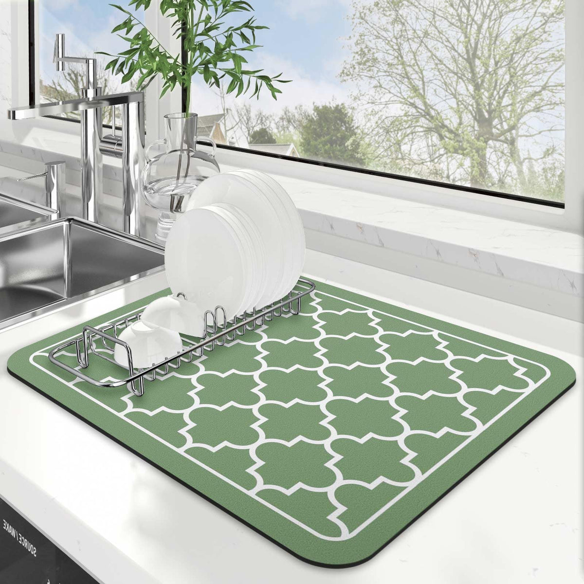 WISELIFE dish drying mat with absorbent performance keeps countertops dry.