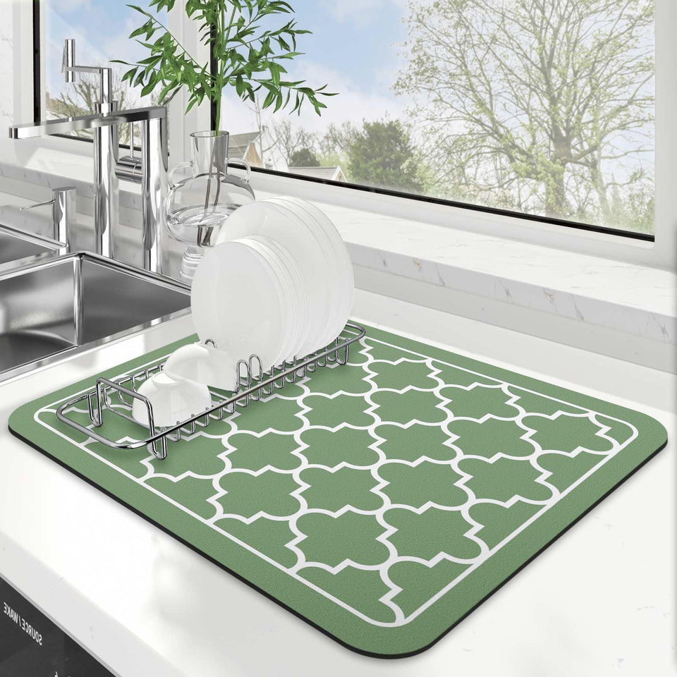 WISELIFE dish drying mat with absorbent performance keeps countertops dry.