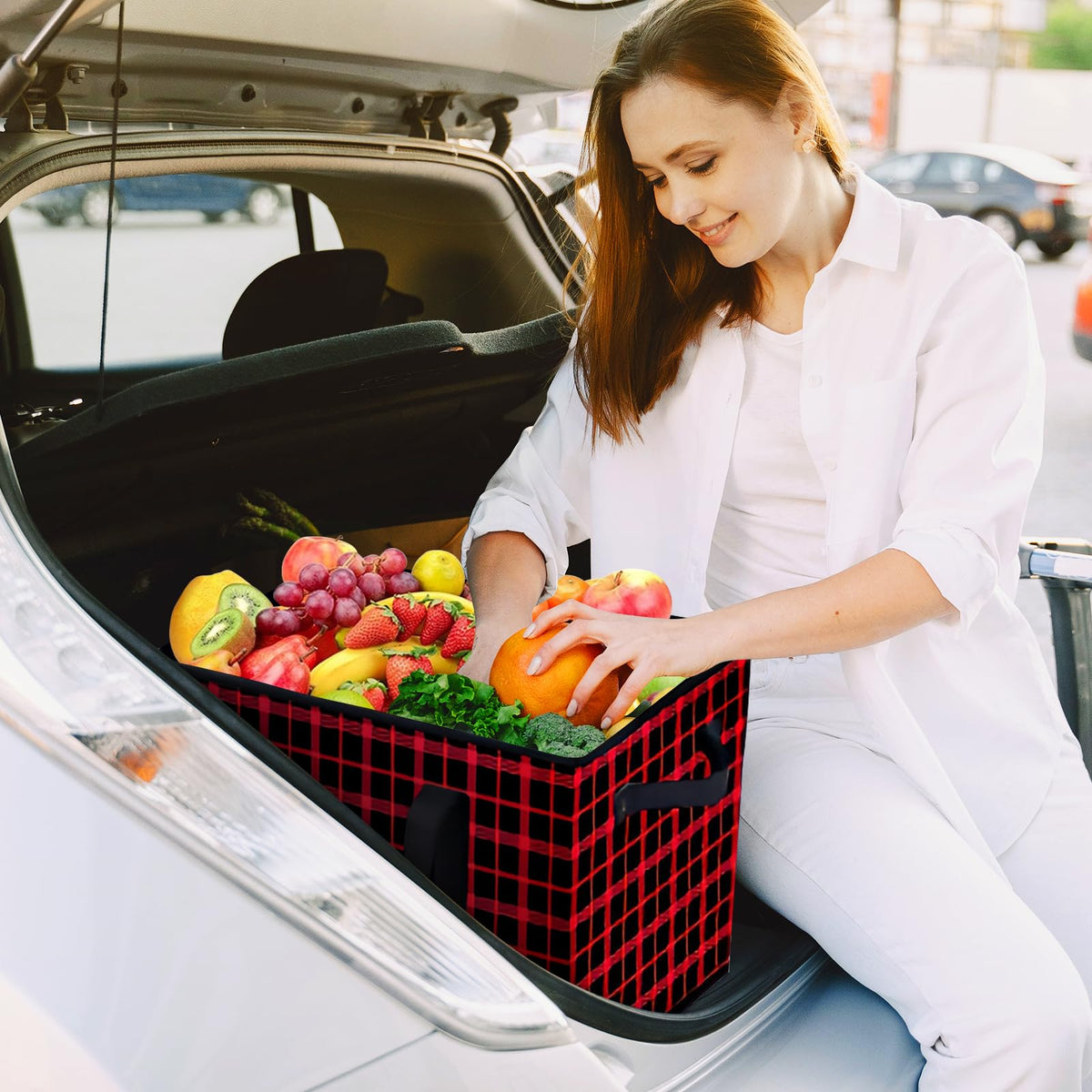 WISELIFE large grocery tote bag provides ample space for shopping.