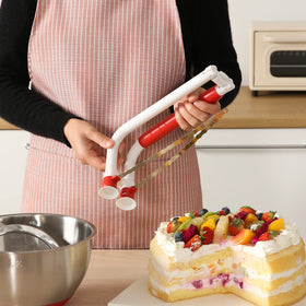 Foldable legs make storage simple with the WiuCYS XL cake leveler