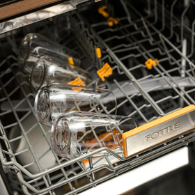 Wlasss dishwasher-safe glasses for convenient cleaning.