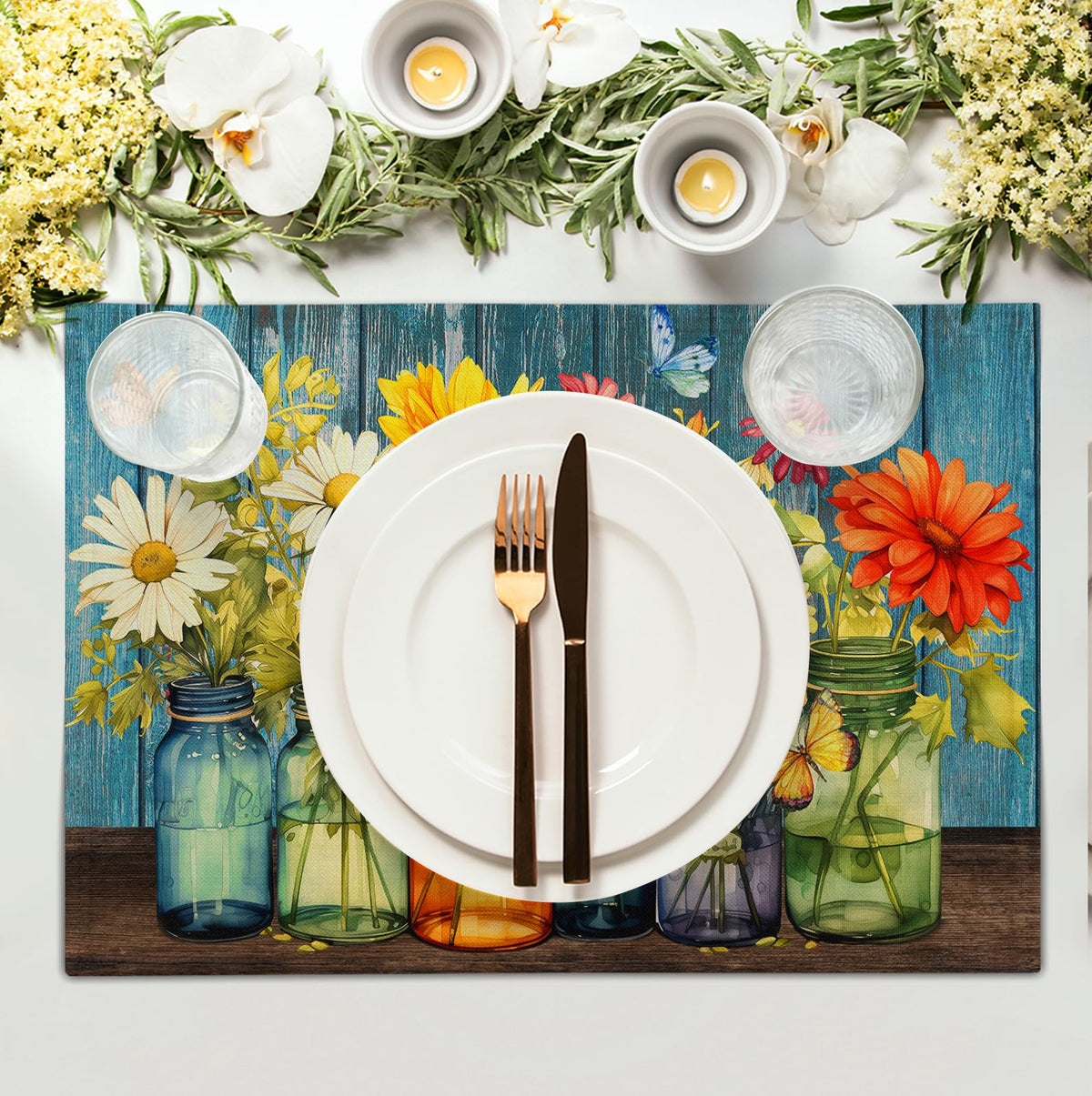 Daisy floral print detail on Wnoesat placemats adds vintage charm