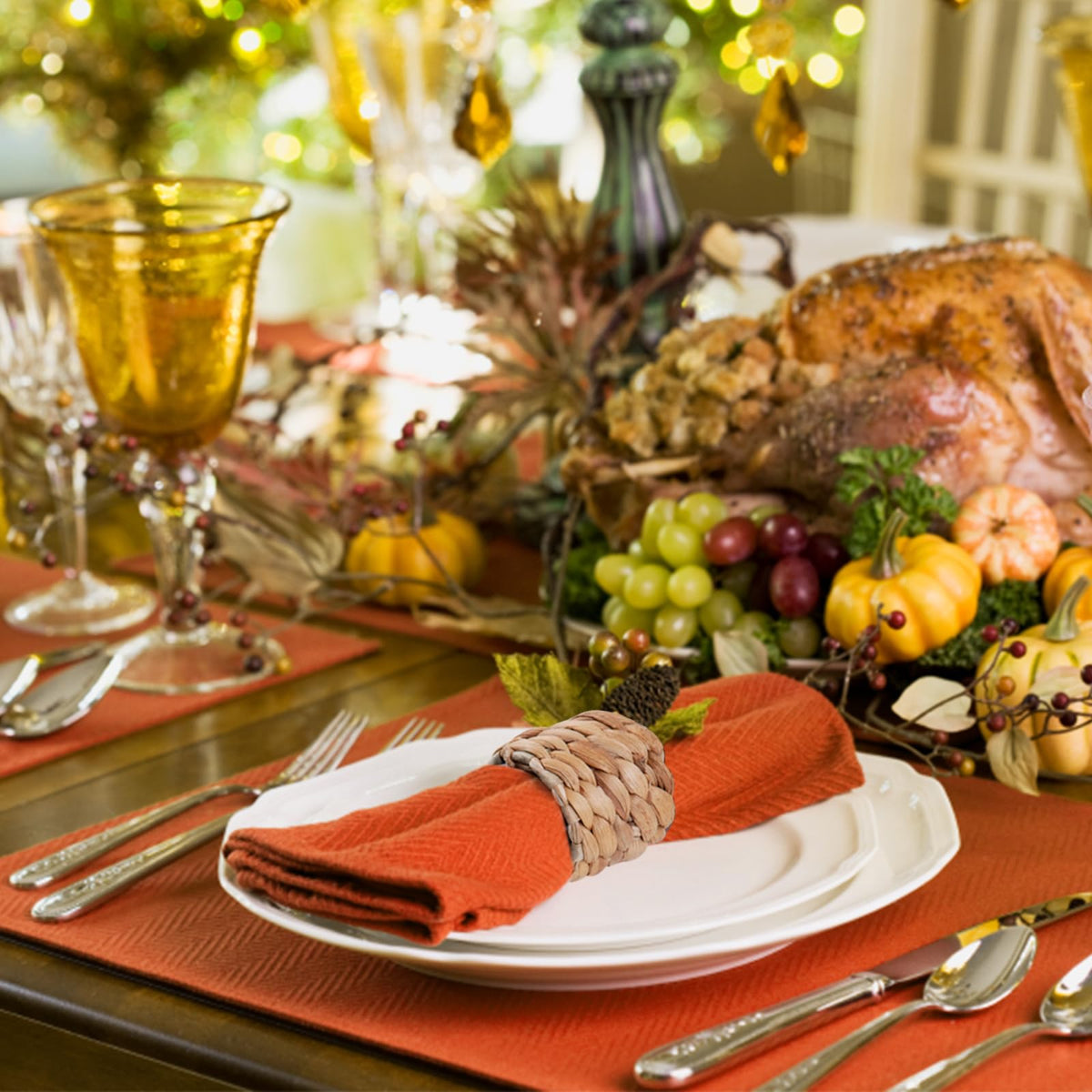 Versatile decor for weddings, daily meals, and festive occasions