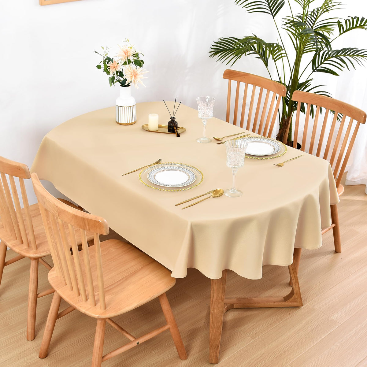 Wolkemer oval tablecloth close-up shows hemmed edges for a neat, durable finish.