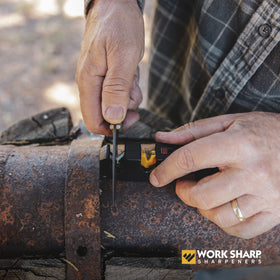 Work Sharp EDC Pivot Plus black compact design withstands field sharpening anywhere.