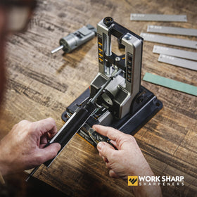 Small pen knives sharpened accurately with 15–30° settings