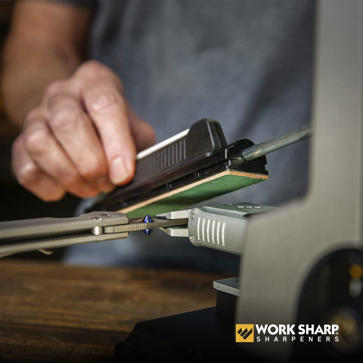 Sharpens serrated knives with precision using the professional system