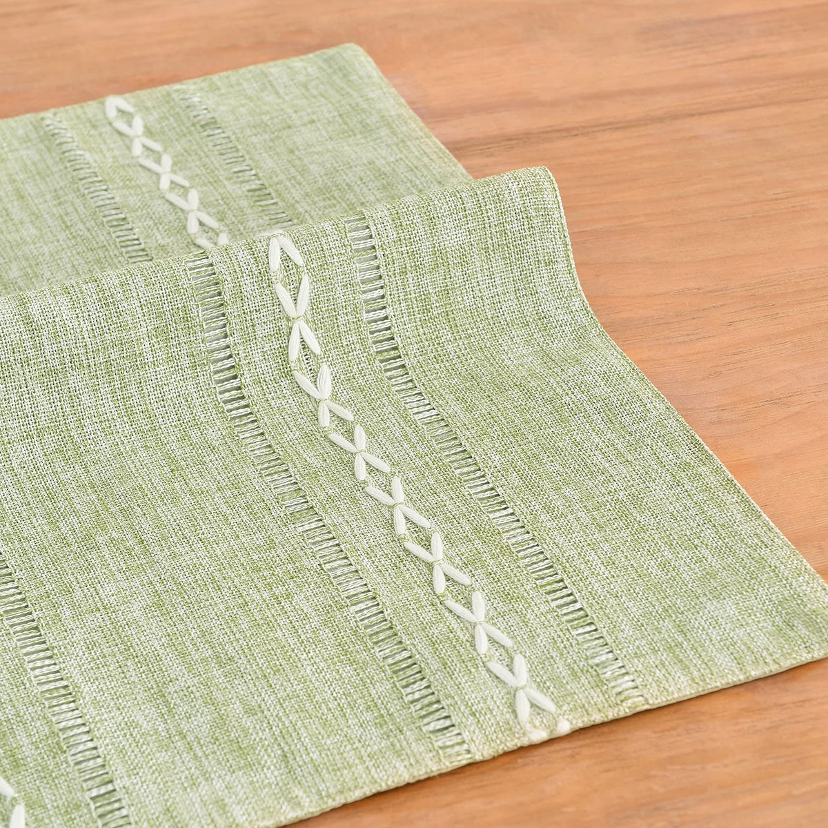 Wracra four-piece 12x18 placemats suit family dinners and gatherings.