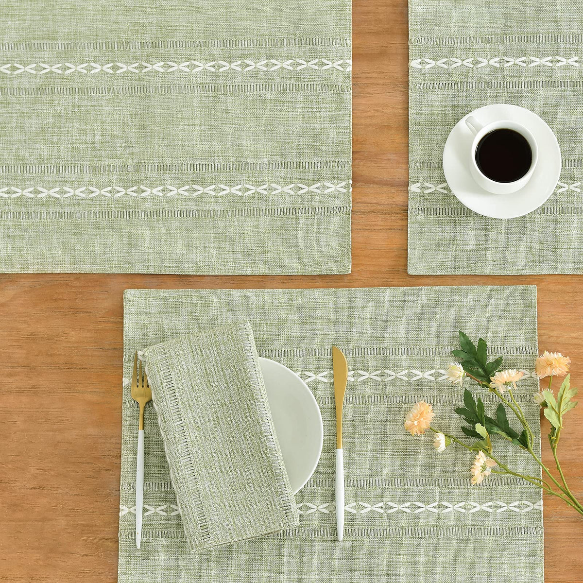 Wracra placemats feature a textured weave for table elegance.