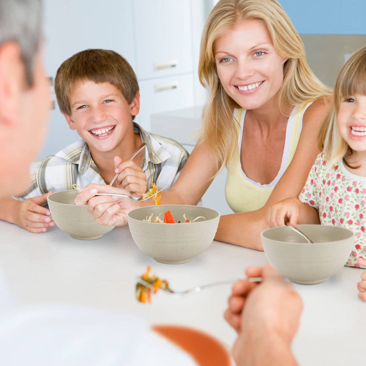 Wrova 26oz wheat straw bowls are a gift-ready kitchen set.