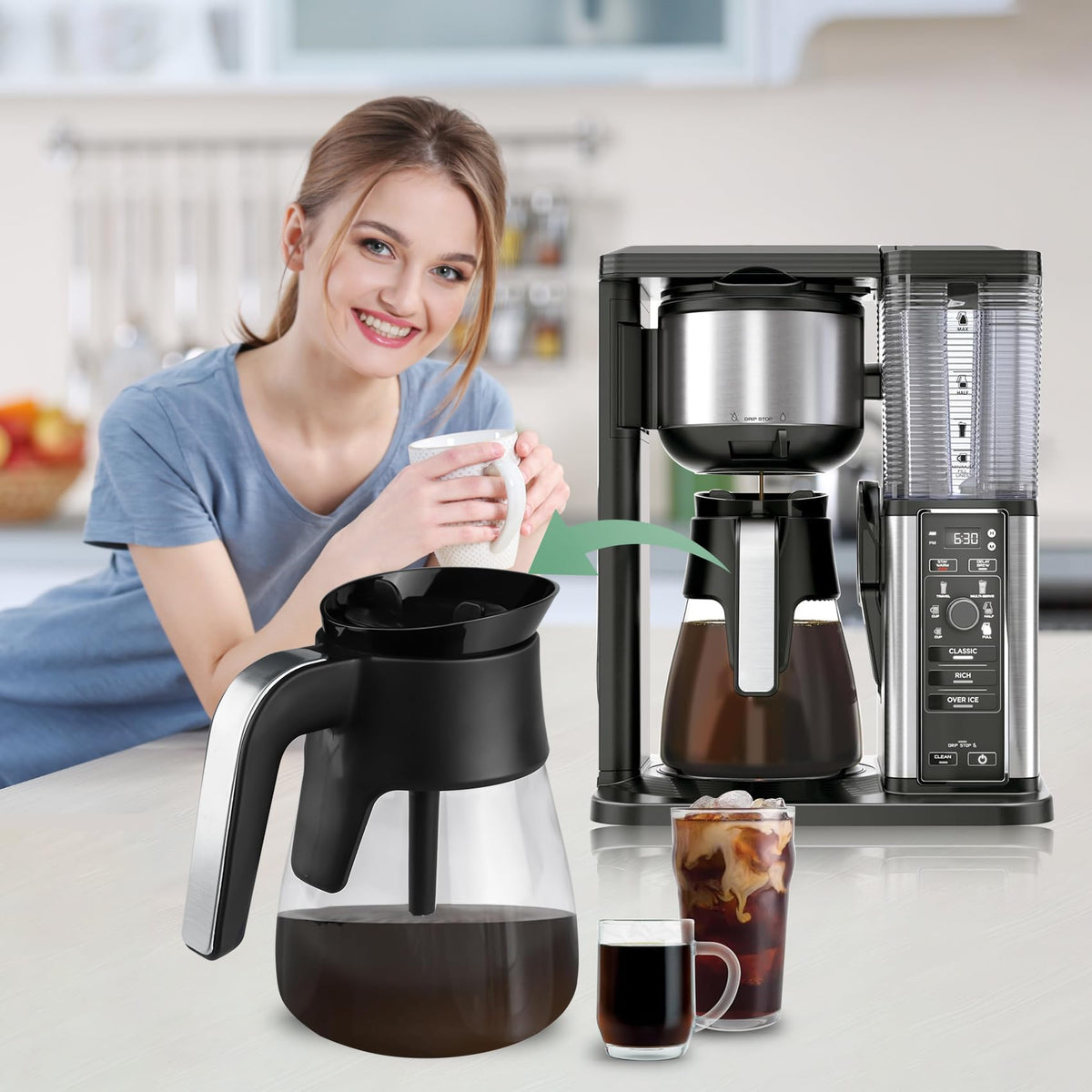 WSEYU carafe with vented top for controlled pouring.