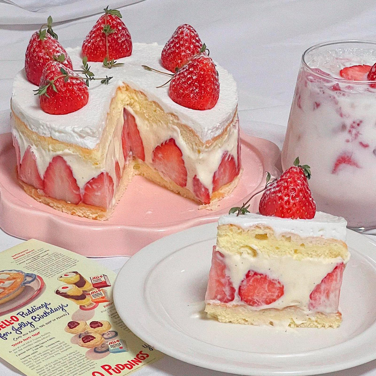 Xcake Lcook chocolate-ready strawberry mold for elegant edible gifts.