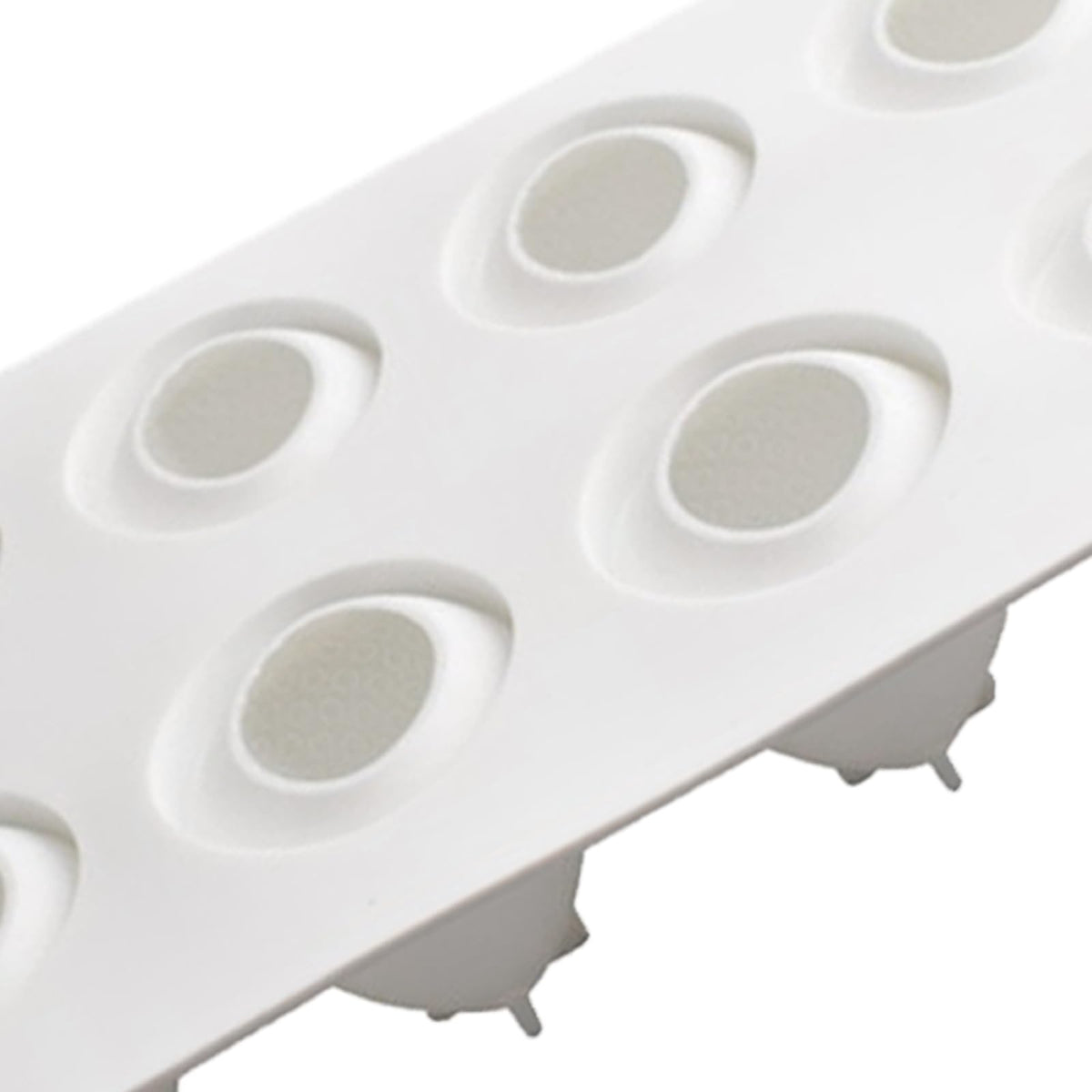 Xcake Lcook easy-release silicone mold for effortless unmolding.