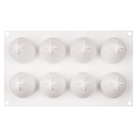 Xcake Lcook strawberry mold used during family baking sessions.