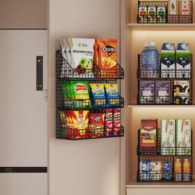 X-cosrack dividers are adjustable to fit different snack sizes.