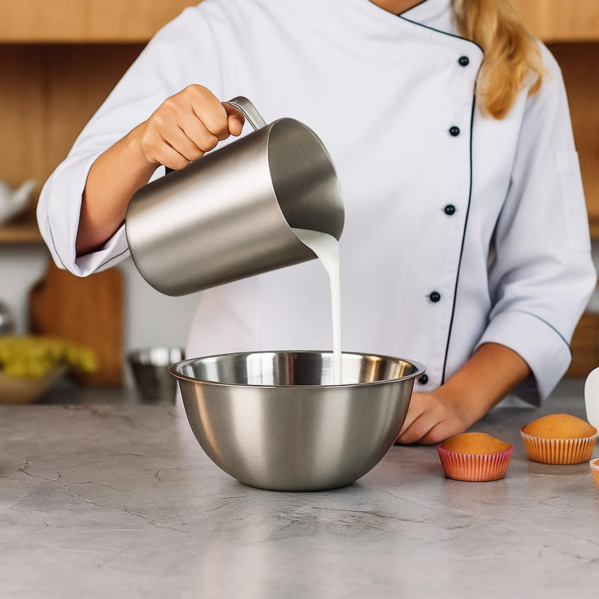 Xelsluthe milk frothing jug ideal for latte art and beverages