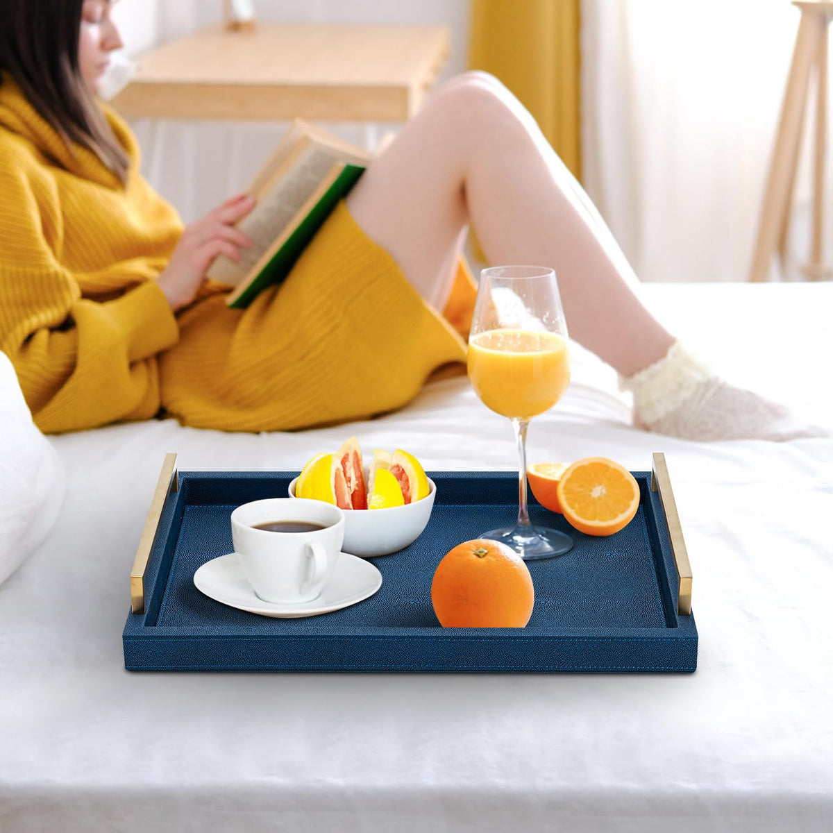 XIGEXIGE easy-clean tray resists spills with wipeable surface