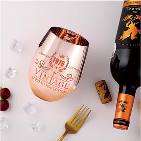 Xilaxila Vintage 1976 rose-gold wine glass close-up highlights craftsmanship.