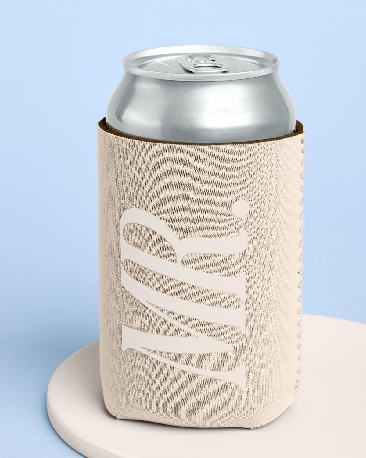 The xo Fetti bridal shower sleeves are travel-friendly and stylish.