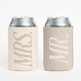 The xo Fetti Mr and Mrs drink sleeve set in cream tone keeps drinks cool at celebrations.