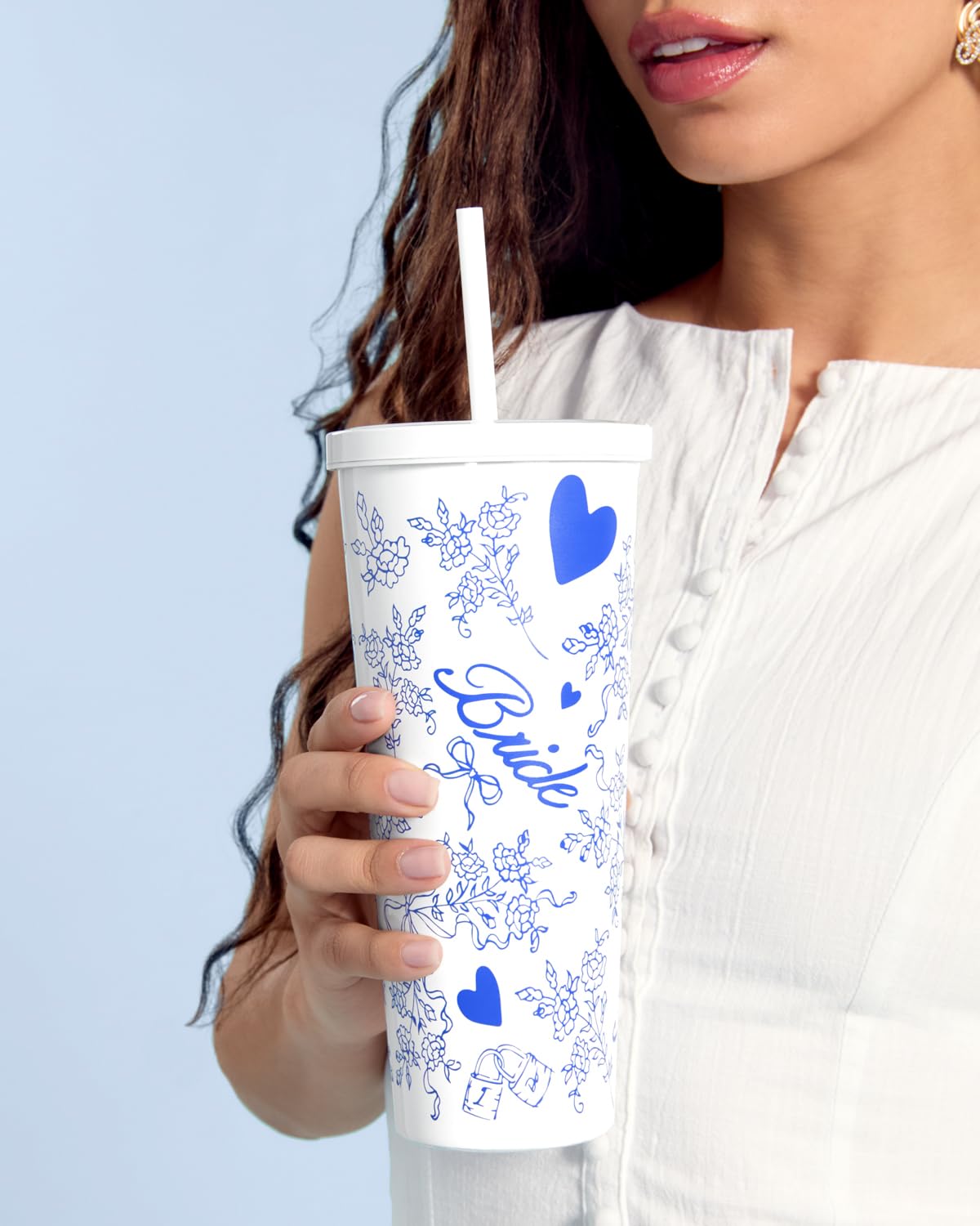 xo, Fetti white lid and 9.5-inch straw enable easy sipping.