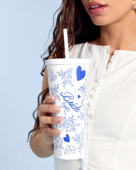 xo, Fetti white lid and 9.5-inch straw enable easy sipping.