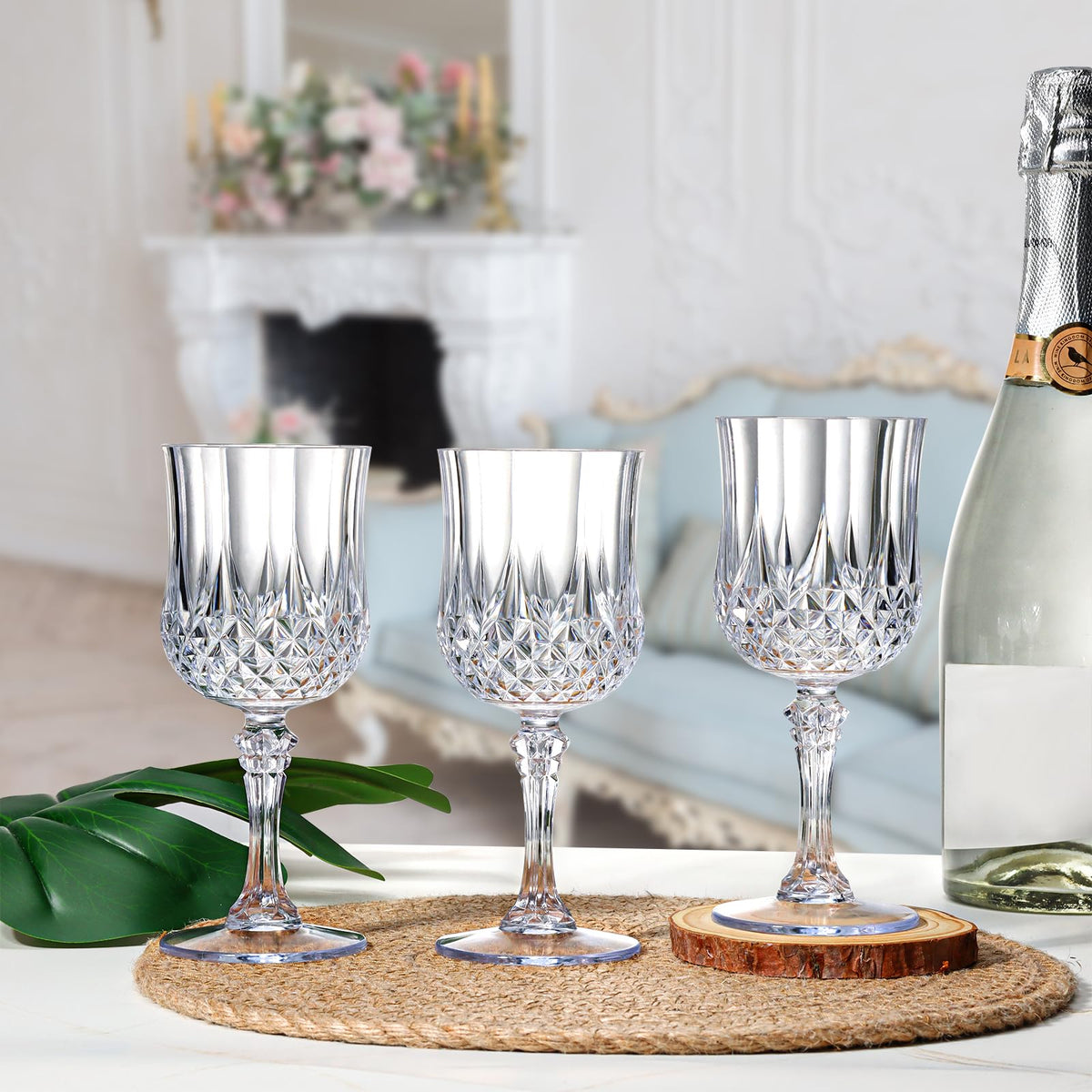 XUWAIDSGN 24-piece set supports entertaining guests with style.
