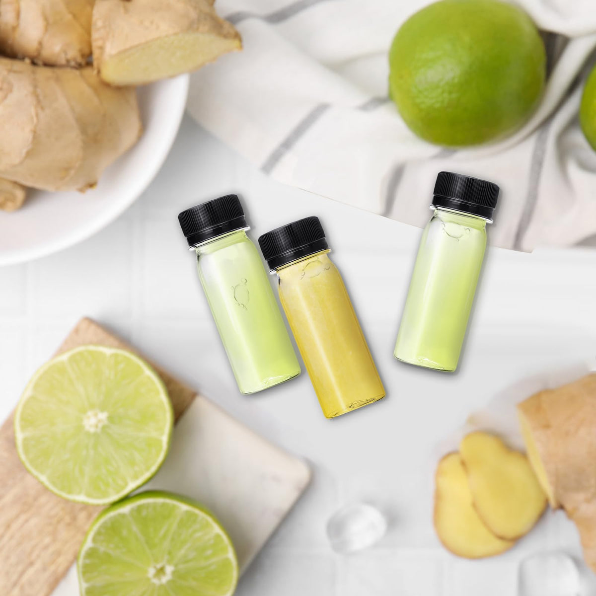 Xuyyicao small bottle with cap ideal for essential oils and DIY.